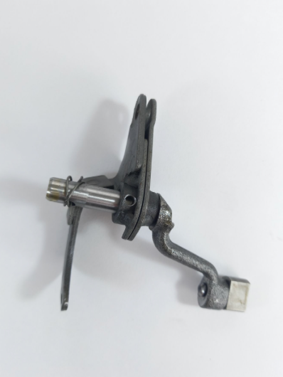 LEVA DE RETRO 4T 205 | PALANCA EN TABLERO PARA CANDADO